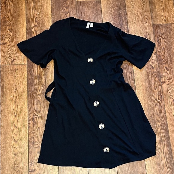 ASOS Flutter Sleeve Black Button-Down Dress 10 - Picture 4 of 7